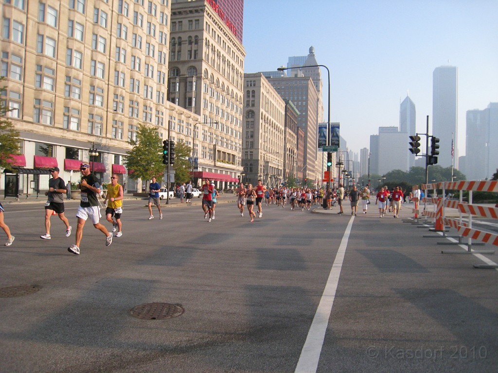 Chicago Rock N Roll 2010 0470.jpg - The Chicago Rock 'N Roll Half Marathon was held on August 1, 2010. A beautiful day, but hot, and a lousy race.